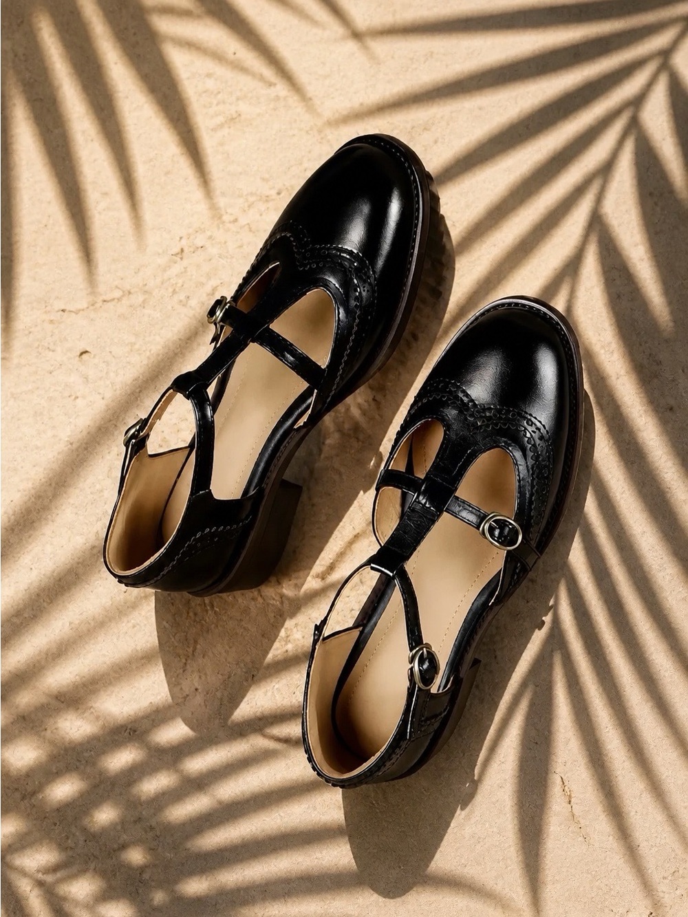 T-Strap Mary Jane Women Shoes w/Round Toe & Wingtip Detailing Black Size 8 - Picture 8 of 9